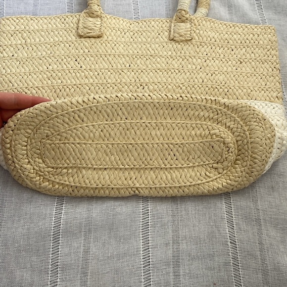 Altru Made for Good NWOT hand made straw tote bag. - Picture 6 of 8